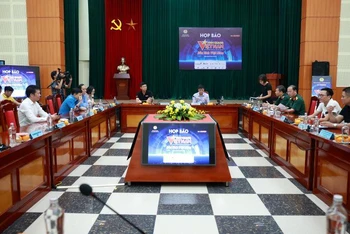 Quang cảnh buổi họp báo.