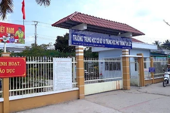 Trường THCS-THPT Tân Lộc xã hội hóa nhiều khoản thu không đúng, tổng số tiền hơn 1,1 tỷ đồng.