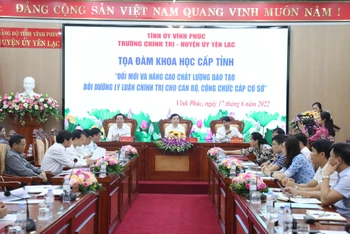 Nhà trường tổ chức tọa đàm về đào tạo, bồi dưỡng lý luận chính trị cho cán bộ, công chức cấp cơ sở.