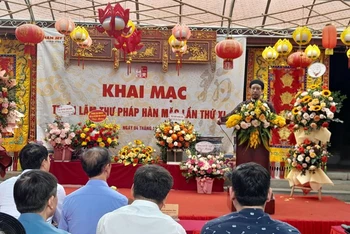 Quang cảnh lễ khai mạc triển lãm.