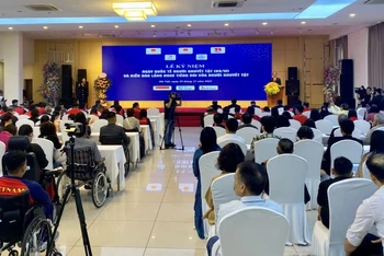 Toàn cảnh Chương trình chào mừng Ngày Quốc tế về người khuyết tật và Diễn đàn Lắng nghe tiếng nói người khuyết tật.