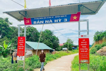 Đường bê tông liên bản Nà Hỳ 3 - Nà Hỳ 2 hoàn thành tạo thuận lợi cho nhân dân đi lại. 