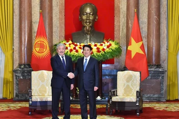 Chủ tịch nước Lương Cường tiếp Thủ tướng Cộng hòa Kyrgyzstan Adylbek Kasimalyev.