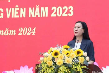 Đồng chí Bùi Thị Quỳnh Vân, Ủy viên Trung ương Đảng, Bí thư Tỉnh ủy, Chủ tịch Hội đồng nhân dân tỉnh Quảng Ngãi phát biểu kết luận Hội nghị.