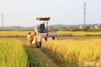 Cơ giới hóa góp phần nâng cao sản xuất nông nghiệp gắn với xây dựng nông thôn mới bền vững.