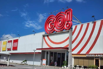 Trung tâm Thương mại và Siêu thị Hùng Cường Big C nằm tại phường Nghĩa Chánh, thành phố Quảng Ngãi, tỉnh Quảng Ngãi.