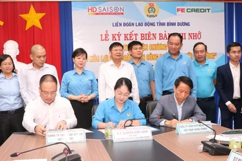 Ký kết biên bản ghi nhớ thực hiện chương trình "Phúc lợi cho đoàn viên Công đoàn và người lao động" tại Bình Dương.