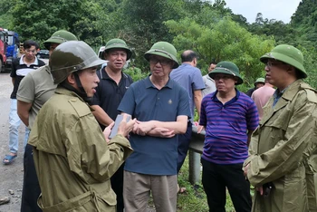 Lãnh đạo tỉnh Hà Giang có mặt tại hiện trường chỉ đạo công tác cứu hộ cứu nạn.