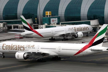 Máy bay Boeing 777-300ER của hãng hàng không Emirates tại sân bay quốc tế Dubai, tháng 2/2019. (Ảnh: Reuters)