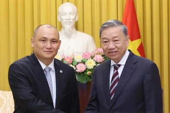 Chiều 16/7/2024, tại Hà Nội, Chủ tịch nước Tô Lâm tiếp nhóm Đại sứ các nước thuộc Tổ chức các quốc gia Turkic, trong đó có Đại sứ đặc mệnh toàn quyền nước Cộng hòa Kazakhstan Kanat Tumysh. (Ảnh: TTXVN)