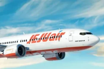 Thêm một máy bay của Jeju Air phải hạ cánh khẩn cấp