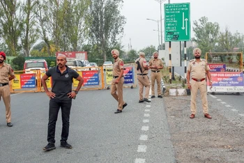 Lực lượng an ninh Ấn Độ được triển khai tại khu vực Amritsar, bang Punjab, ngày 7/5/2025. (Ảnh: ANI/TTXVN)