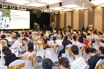 Các chuyên gia y tế thảo luận tại hội thảo