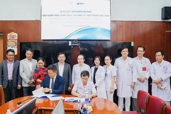 Pfizer Việt Nam ký bản ghi nhớ hợp tác với Ban Giám đốc Bệnh viện Thống Nhất về quản lý kháng kháng sinh.