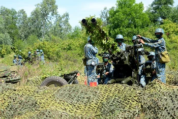 Bộ đội Trung đoàn 224 (Ðoàn Tô Vĩnh Diện), Sư đoàn Phòng không 375 (Quân chủng Phòng không-Không quân) luyện tập phương án sẵn sàng chiến đấu.