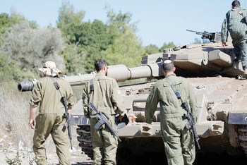 Binh sĩ Israel tại một vị trí gần biên giới Liban.