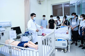 Giới thiệu chương trình đào tạo tại Trường đại học Y Hà Nội (Ảnh: HMU)