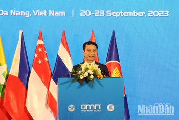 Bộ trưởng Thông tin và Truyền thông Nguyễn Mạnh Hùng phát biểu tại Hội nghị.