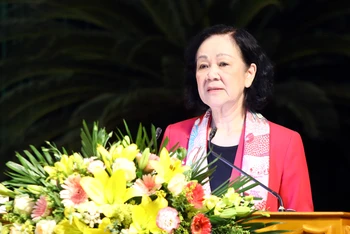Đồng chí Trương Thị Mai phát biểu ý kiến tại Hội nghị.