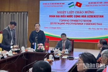 Phó Thủ tướng, Chủ tịch Ủy ban Gia đình và Phụ nữ Uzbekistan Zulaykho Makhkamova phát biểu.