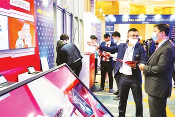 Trưng bày các giải pháp kinh tế số tại Diễn đàn kinh tế Thành phố Hồ Chí Minh.