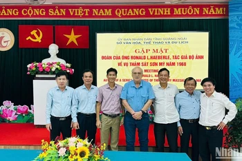 Phòng An ninh chính trị nội bộ, lãnh đạo Công an tỉnh cùng ngành chức năng gặp mặt ông Ronald L. Haeberle, tác giả bức ảnh “Đứa bé trai cố che đạn cho em gái".