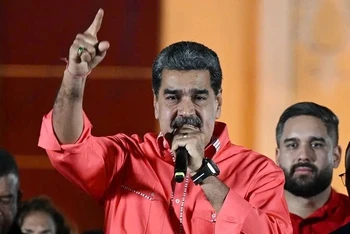 Tổng thống Venezuela Nicolas Maduro phát biểu trước những người ủng hộ.