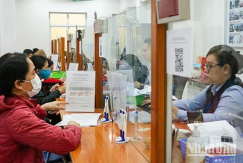 Người lao động có thể đăng ký nhận trợ cấp thất nghiệp để bảo lưu thời gian tham gia bảo hiểm xã hội. (Ảnh: NHẬT QUANG)