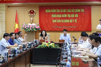 Đoàn kiểm tra số 887 của Bộ Chính trị làm việc cùng Ban cán sự Đảng Bộ Y tế. (Ảnh: Moh)