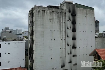 Hiện trường chung cư mini ở Khương Hạ sau khi bị cháy ngày 12/9. (Ảnh: Nhật Quang)