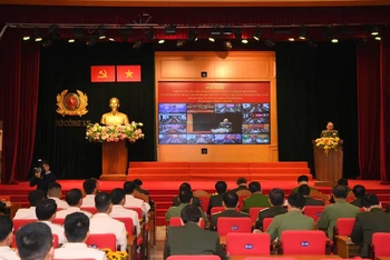 Toàn cảnh hội nghị.