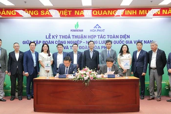 Lãnh đạo hai Tập đoàn ký thỏa thuận hợp tác toàn diện.