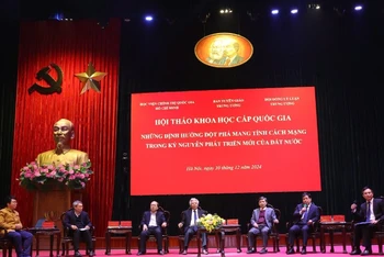 Tọa đàm bàn tròn tại Hội thảo khoa học "Những định hướng đột phá mang tính cách mạng trong kỷ nguyên phát triển mới của đất nước".