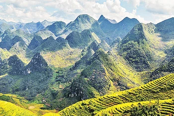 Vẻ đẹp hùng vĩ của Công viên đại chất toàn cầu Cao nguyên đá Đồng Văn. Ảnh | Dongvangeopark