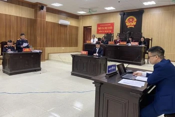 Quang cảnh phiên tòa trực tuyến.