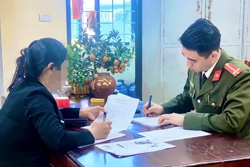 Chị T.T.P. tại cơ quan Công an.