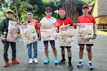 Chuyển phụ san đến tận tay bạn đọc.