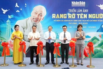[Video] Báo Nhân Dân triển lãm, ra mắt ấn phẩm kỷ niệm ngày sinh Chủ tịch Hồ Chí Minh