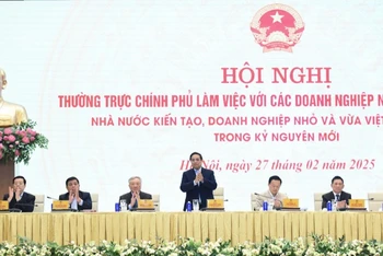 Thủ tướng Phạm Minh Chính chủ trì Hội nghị Thường trực Chính phủ làm việc với các doanh nghiệp nhỏ và vừa Việt Nam (Ảnh: TRẦN HẢI).