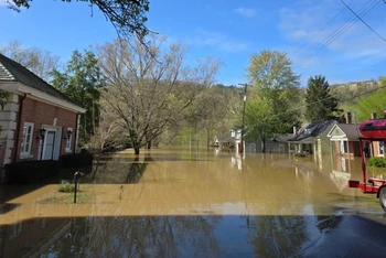 Một khu vực ngập nước tại Frankfort, bang Kentucky ngày 7/4/2025. (Ảnh: Tân Hoa xã)