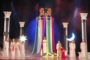 Cảnh trong vở cải lương Mê Đê.