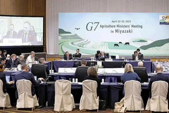 Các Bộ trưởng Nông nghiệp G7 nhóm họp ở Miyazaki, Nhật Bản. (Ảnh THE JAPAN NEWS)