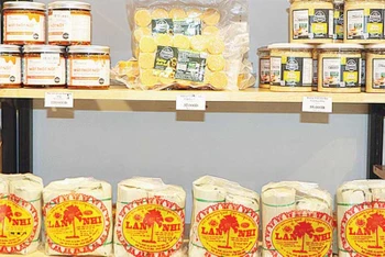 Các sản phẩm từ nước thốt nốt.