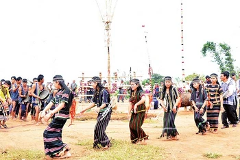 Người Cơ Ho Srê cùng vui ngày hội lớn của các dân tộc thiểu số nam Tây Nguyên.