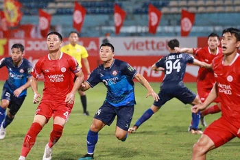 Câu lạc bộ Viettel bị đội khách Topenland Bình Định cầm hòa với tỷ số 0-0 trong trận đấu sớm nhất vòng 4 giai đoạn lượt về V-League 2023. (Ảnh: TTXVN)