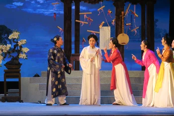 Cảnh trong vở chèo “Xuân Hương nữ sĩ”. Ảnh: Cổng thông tin điện tử thành phố Hải Phòng