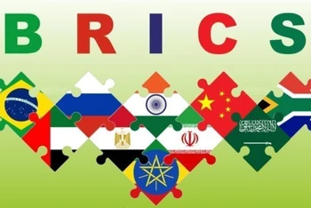 Quốc kỳ các nước thành viên BRICS. (Ảnh: IRNA/TTXVN)