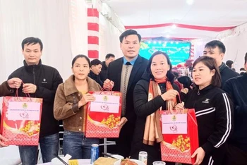Những hoạt động ý nghĩa của tổ chức Công đoàn trong khu công nghiệp làm ấm lòng đoàn viên, người lao động gặp khó khăn dịp Tết năm nay.