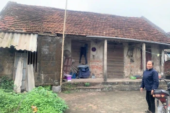 Một ngôi nhà dột nát, xuống cấp ở xã Hòa Tiến (huyện Hưng Hà, tỉnh Thái Bình). (Ảnh Đỗ Yến)