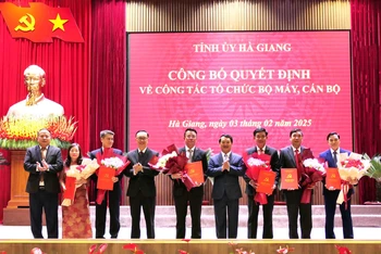 Tỉnh ủy Hà Giang công bố quyết định về công tác tổ chức bộ máy, cán bộ